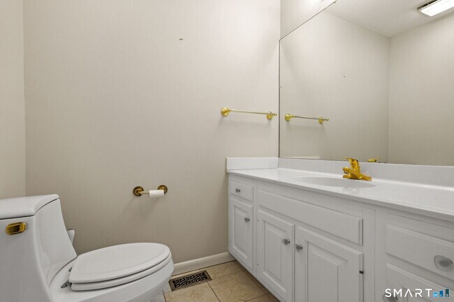 Building Photo - 51 Brittania Dr