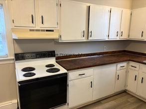 Building Photo - 66 Hamlet Ave