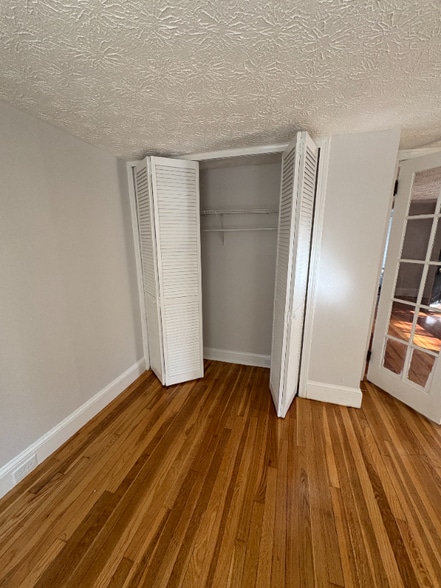 Building Photo - 891 Mammoth Rd