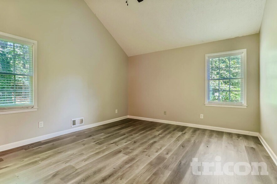 Building Photo - 367 Arbour Way