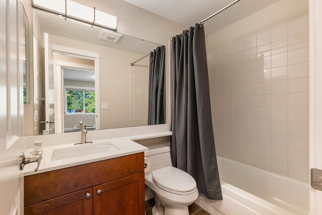 Building Photo - 755 5th Ave NW