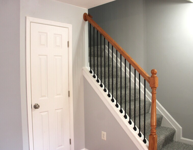 Building Photo - 7827 Hidden Creek Way