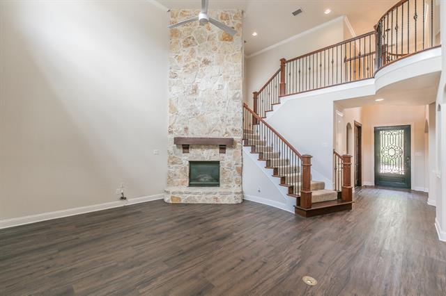 Building Photo - 2732 Waverley Dr