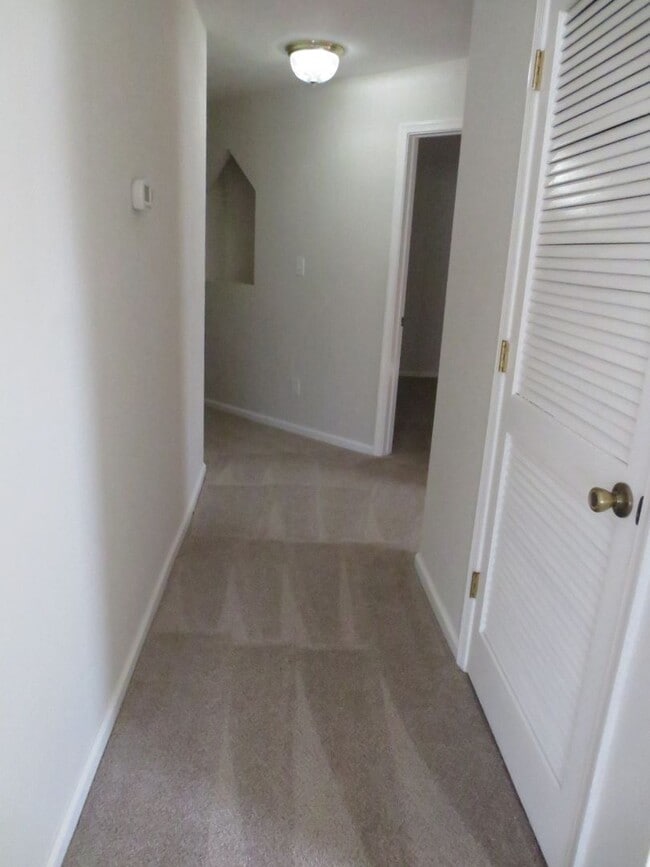 Building Photo - 2 BR, 1 BA Condo Military HWY & Indian River Rd