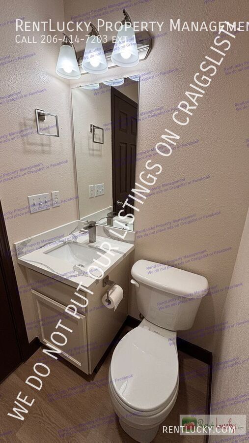 Building Photo - 104 167th St E