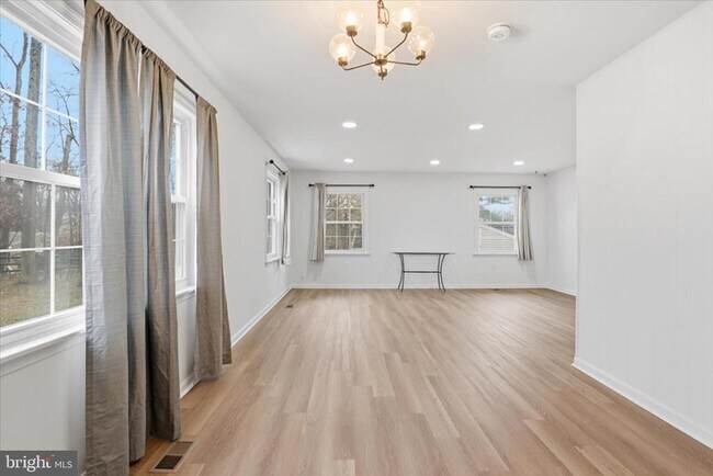 Building Photo - 14017 Broomall Ln