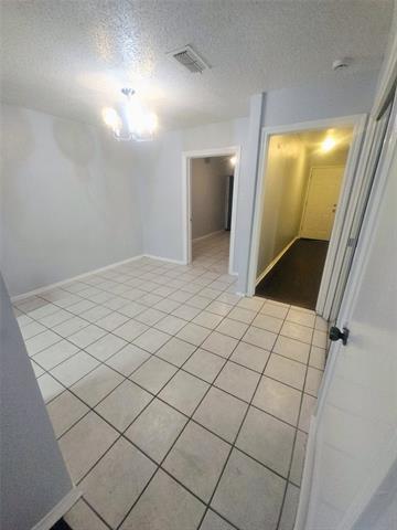 Building Photo - 817 W Rochelle Rd