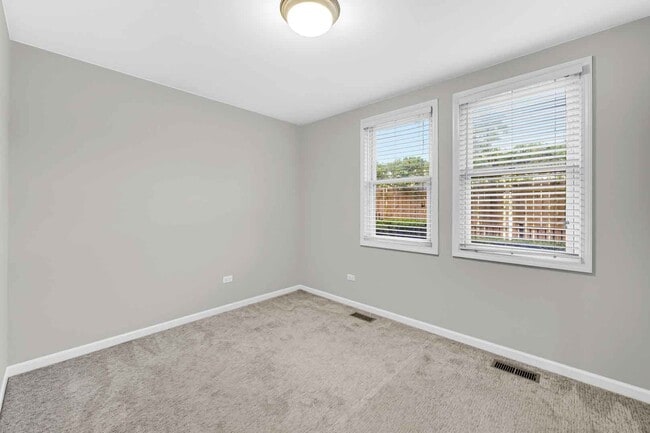 Building Photo - 1040 N Kingsbury St