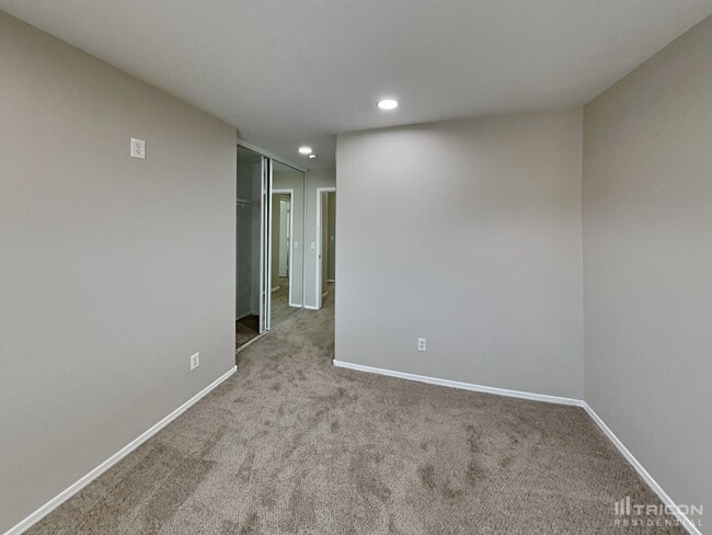Building Photo - 2618 S Devonna Ln