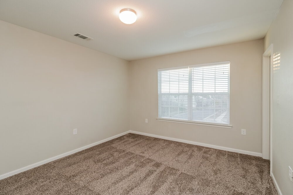 Building Photo - 1866 Eastway Dr