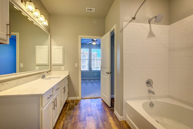 Building Photo - Atherton