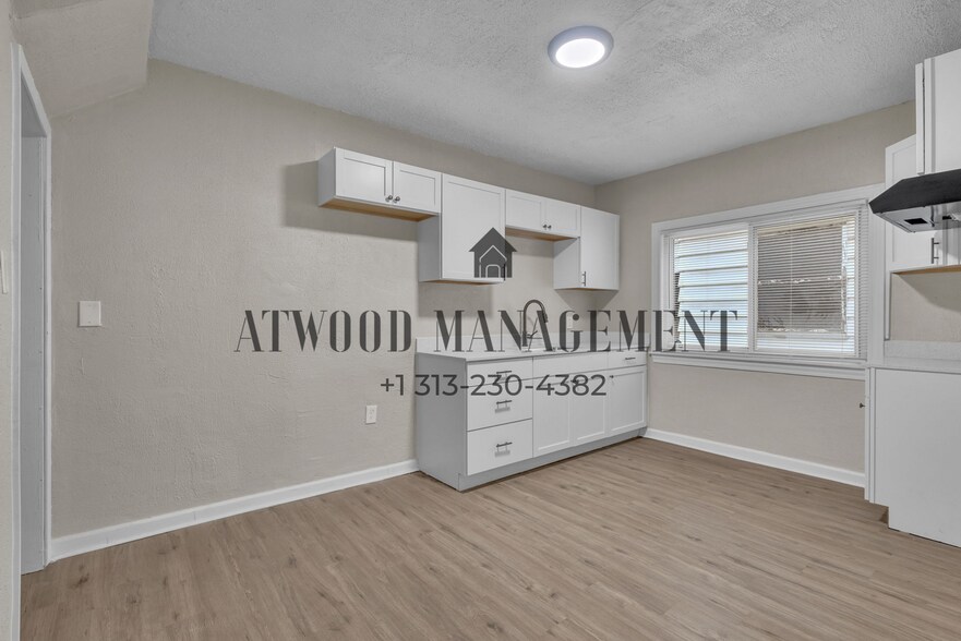 Building Photo - This beautifully updated 3-bedroom, 1-bath single-family home is ready for move-in!