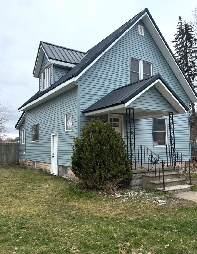 Building Photo - 1418 Avalon St