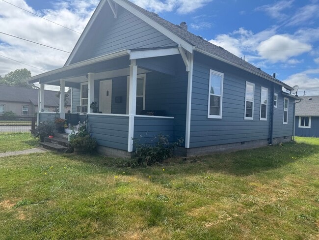 Building Photo - Charming 3 Bed, 1 Bath Home in Quiet Neigh...