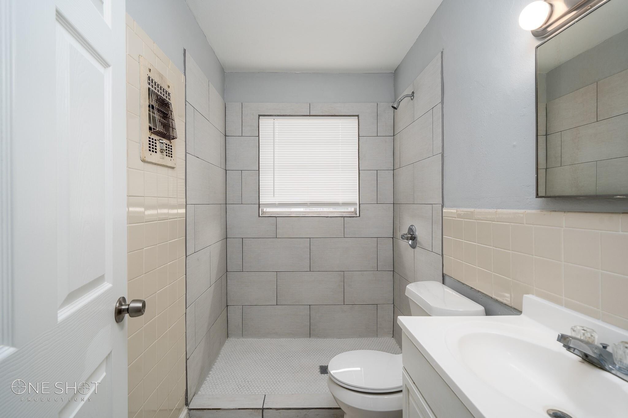 Building Photo - 525 N Bowie Dr