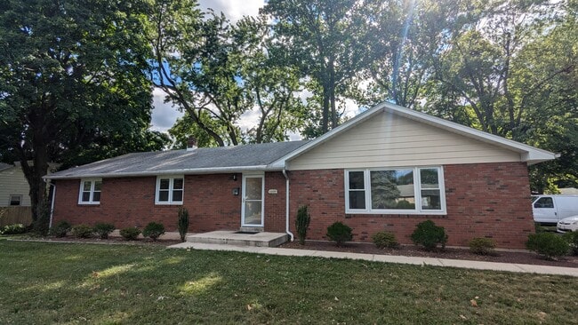 Building Photo - 1220 N Cedar Crest Blvd