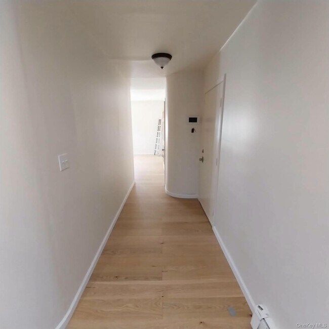 Building Photo - 884 Nassau Rd