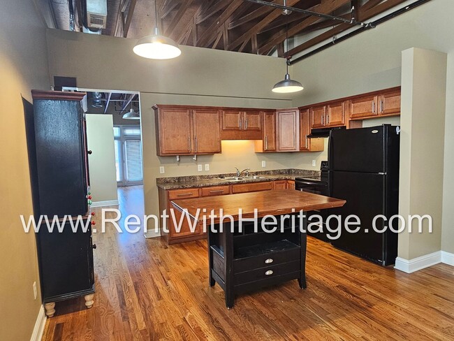 Building Photo - WOW!!!!.....AWESOME EFFIECENCY LOFT / UPGR...
