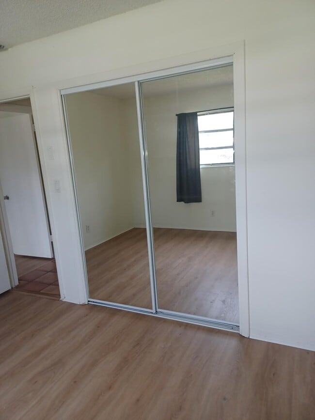 Building Photo - 1132 SW 3rd St