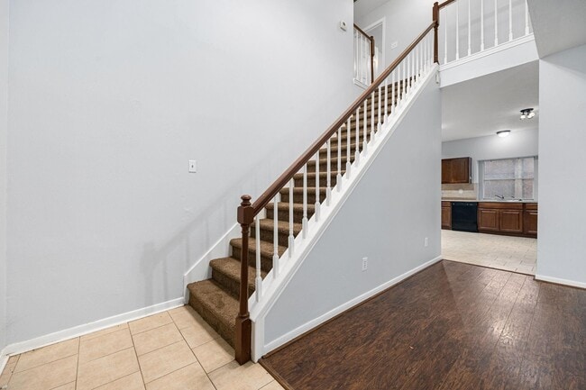 Building Photo - 15614 Hatfield Hollow Dr
