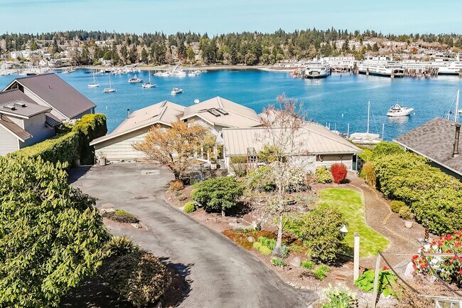 Building Photo - Furnished Bainbridge Island Waterfront Home with Incredible Views