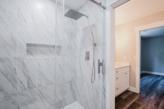 Building Photo - Secluded Four Bedroom Home on Seven Acres in Midway Farms!