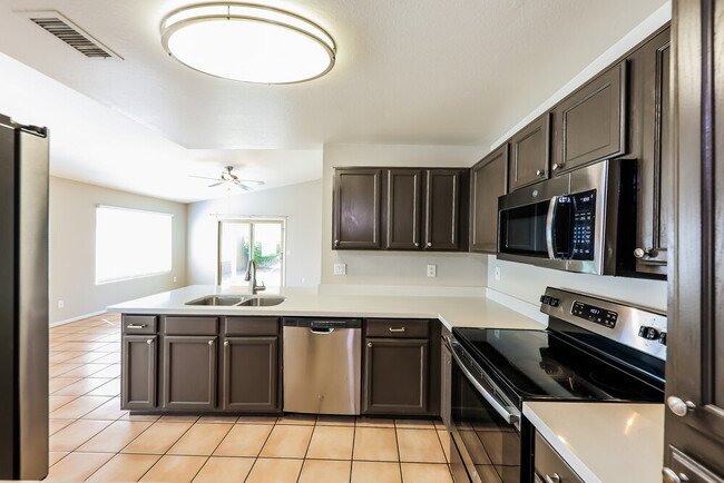 Building Photo - 10727 W Calle del Sol