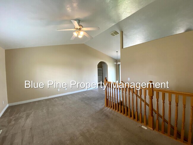 Building Photo - 4001 Summer Sun Dr