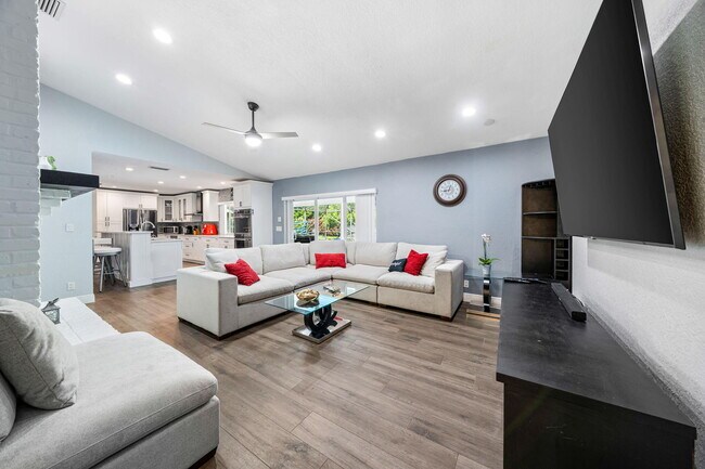 Building Photo - 13948 Ishnala Cir