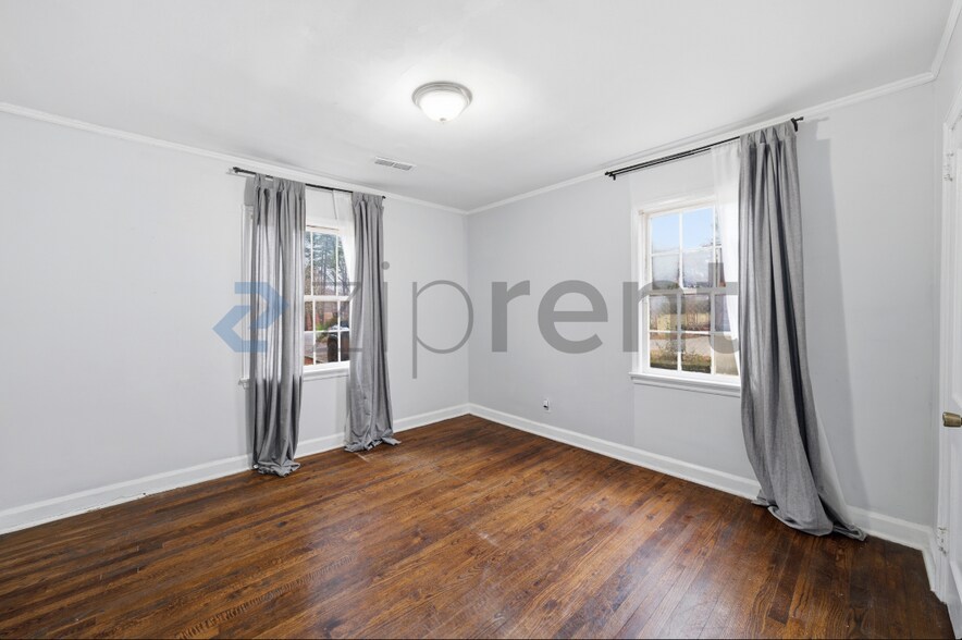 Building Photo - 1534 Beatie Ave SW