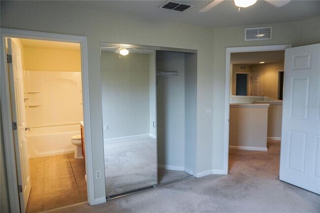 Building Photo - 4761 SW 41st St