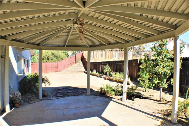 Building Photo - 25740 Rosebay Ct
