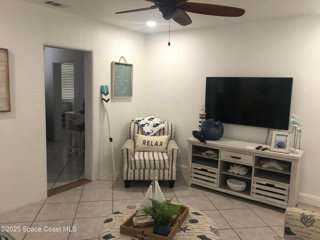 Building Photo - 325 Bellaire Dr