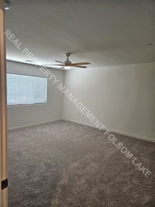 Building Photo - New 3bd 2.5ba home in the Riverblossom at ...