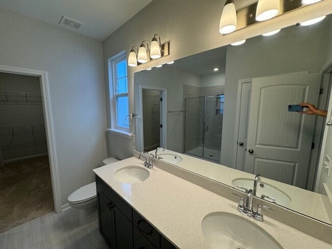 Building Photo - Renaissance at White Oak