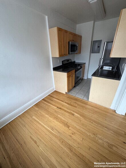 Building Photo - 5 Chauncy St