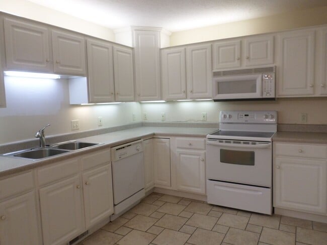 Building Photo - 1035 Red Leaf Ct NW