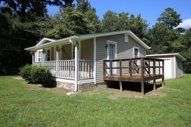Building Photo - Charming 2-Bedroom Home with Modern Updates in Concord/Rock Creek Area"