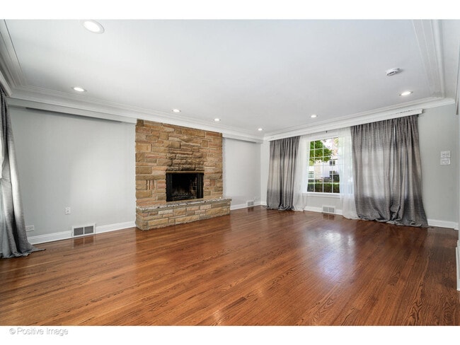 Building Photo - 335 Brookside Ln