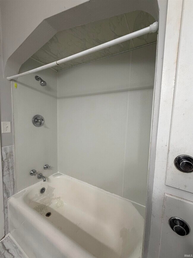 Building Photo - 1704 California Ave