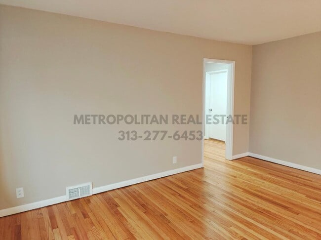 Building Photo - 150 Clair St