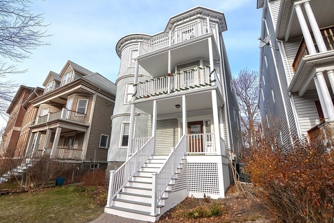 Building Photo - 762 Columbia Rd