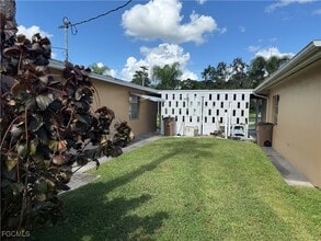 Building Photo - 2210 E 6th St