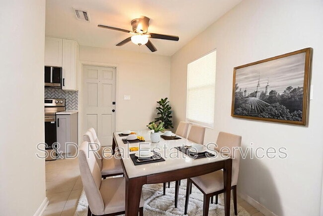 Building Photo - 118 Flamingo Dr