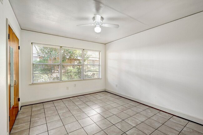 Building Photo - 5004 Holt St