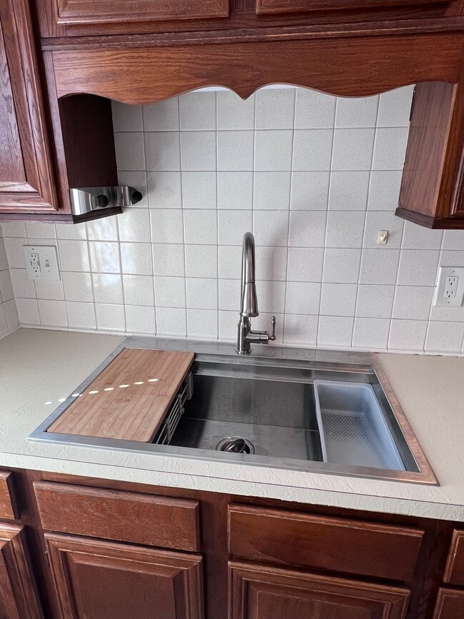 SInk - 155 S Hanover St
