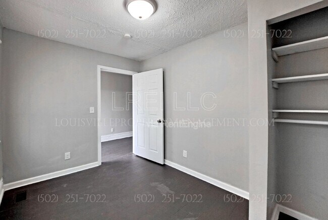 Building Photo - 2424 Rowan St