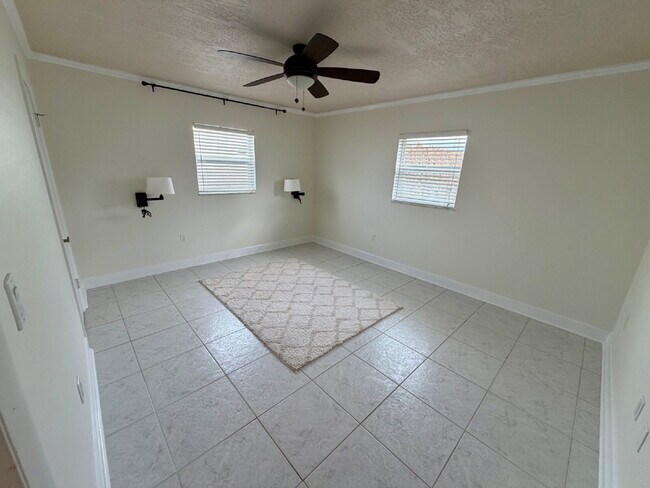 Building Photo - Gorgeous Pool Home in Satellite Beach!!