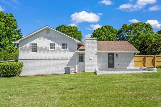 Building Photo - 37 Skyview Cir