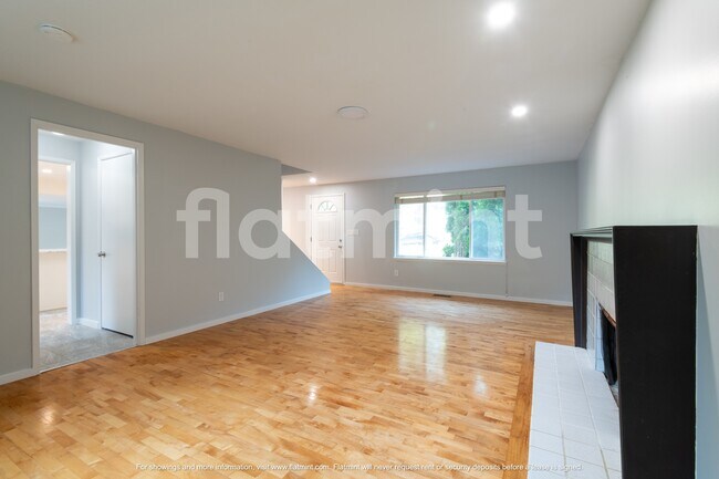Building Photo - 7037 NE 137th St